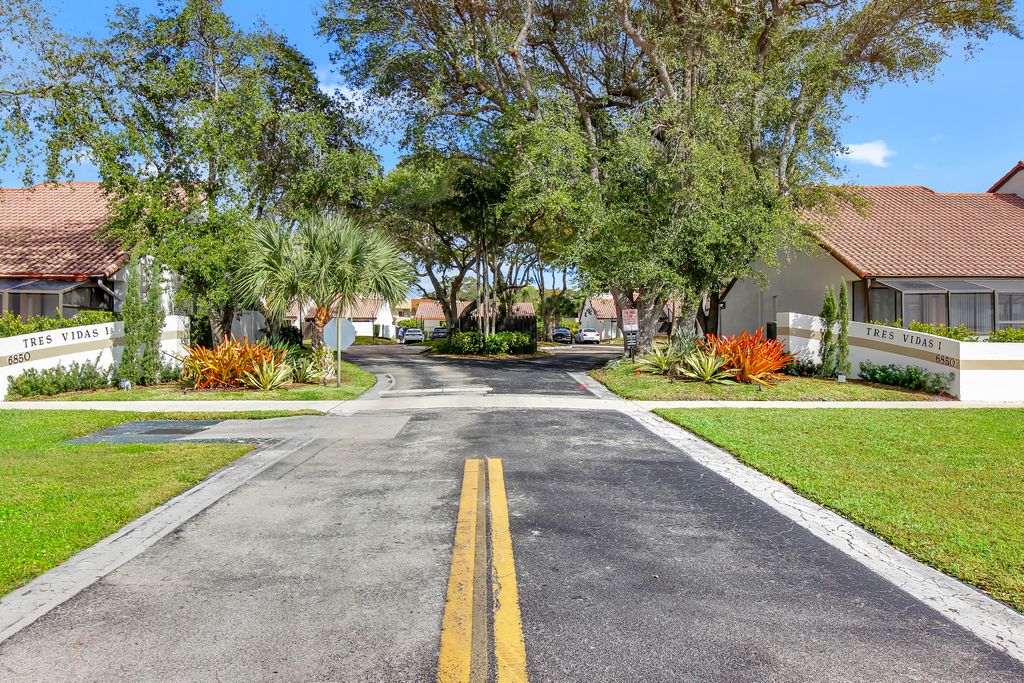 Photo of 6850 NW 2nd Avenue Ave NW #28, Boca Raton, FL 33487 (MLS # R11159054)