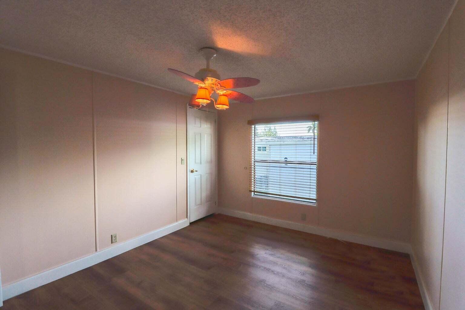 SPANISH LAKES - Residential