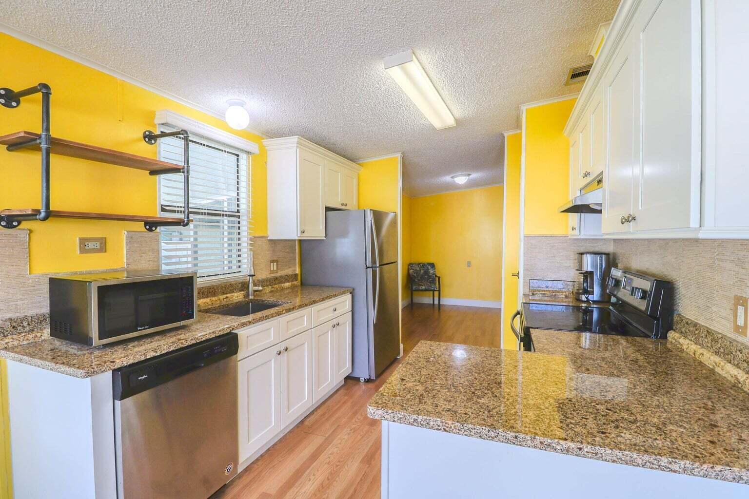 SPANISH LAKES - Residential