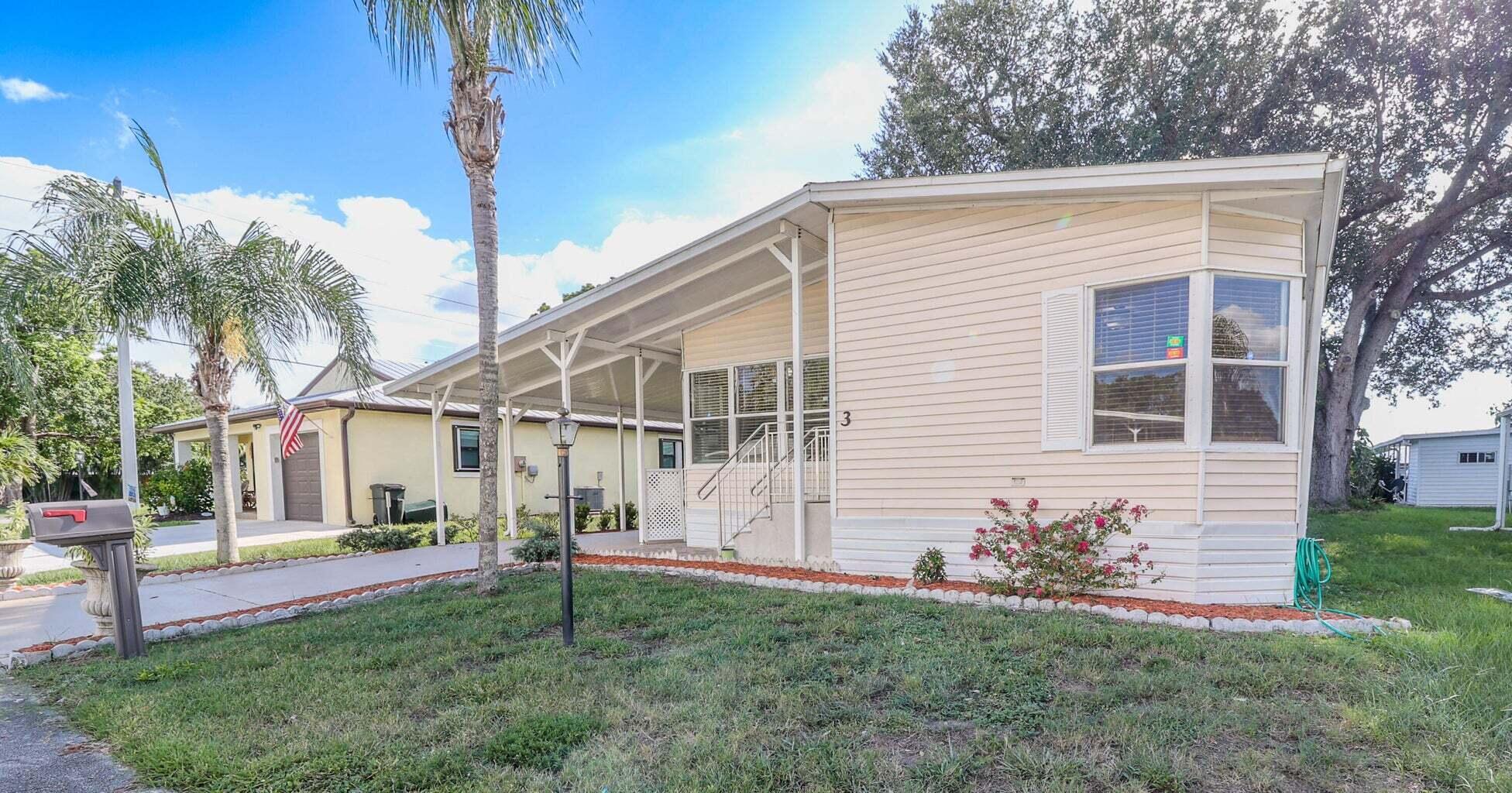 SPANISH LAKES - Residential