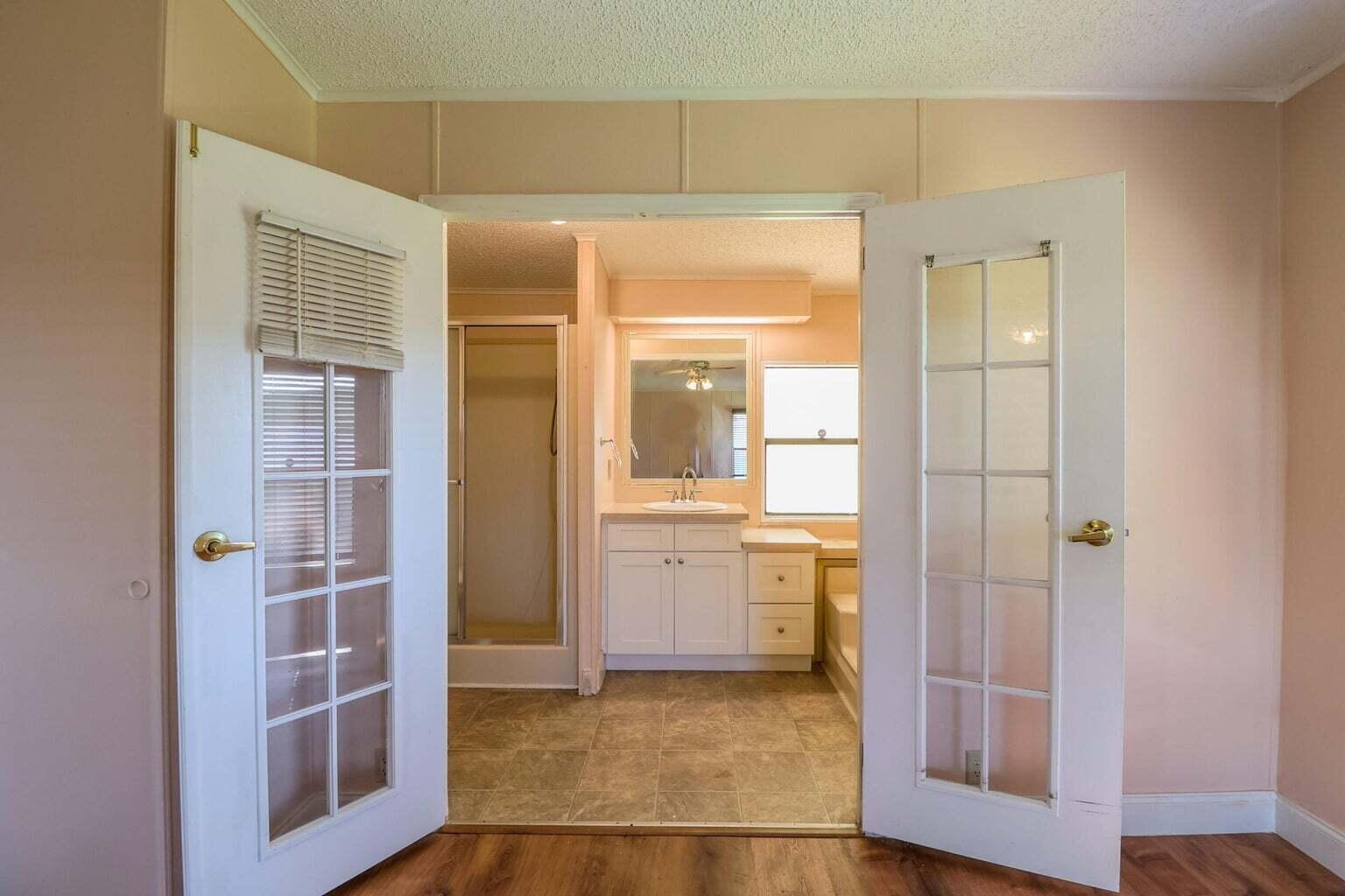 SPANISH LAKES - Residential