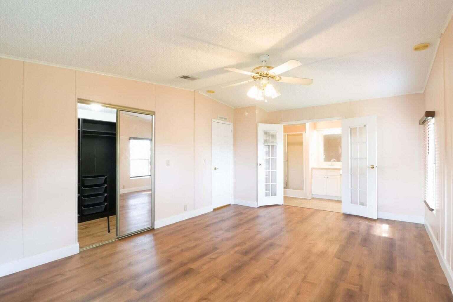 SPANISH LAKES - Residential