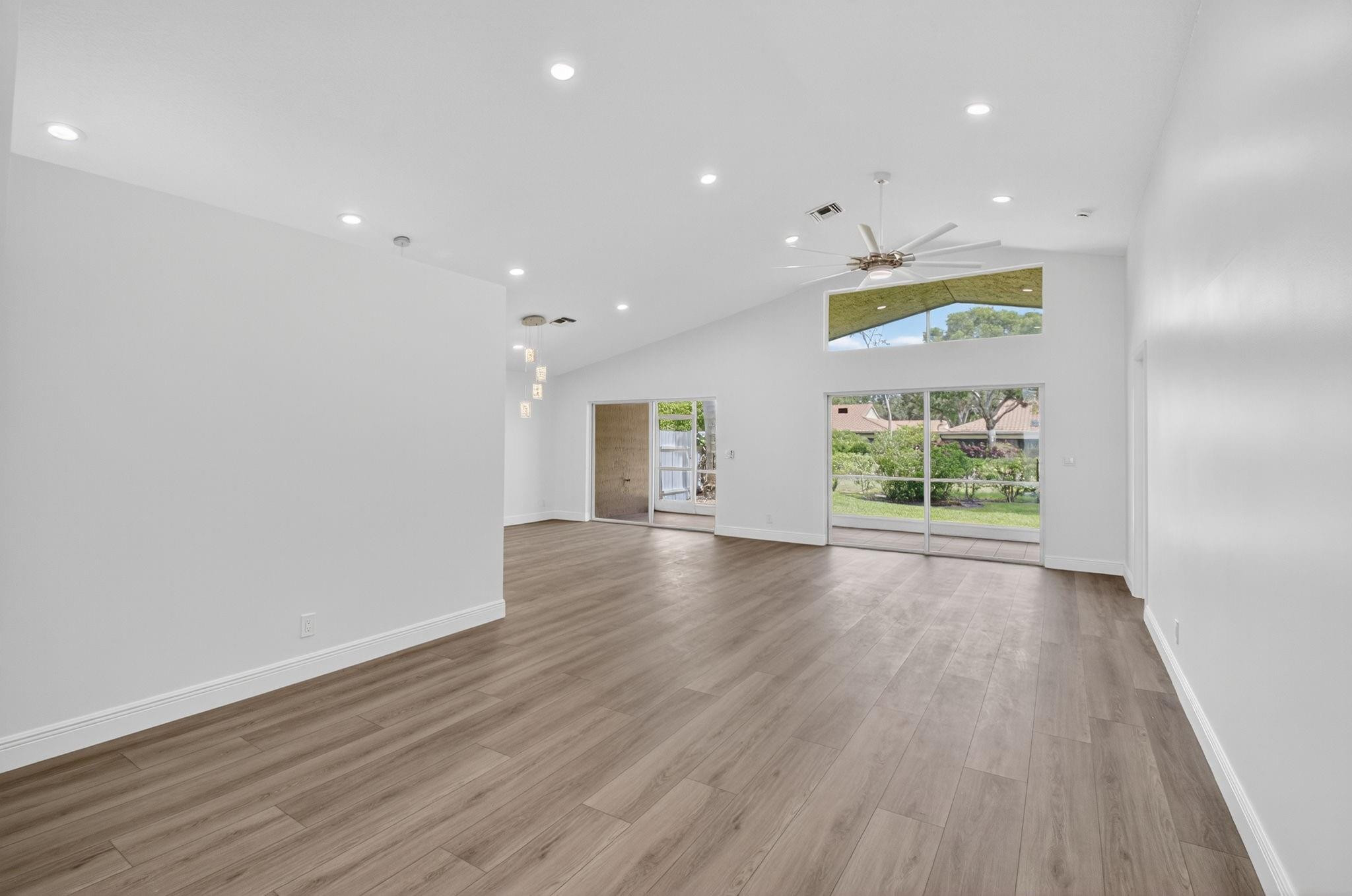 5891 Royal Isles Boulevard