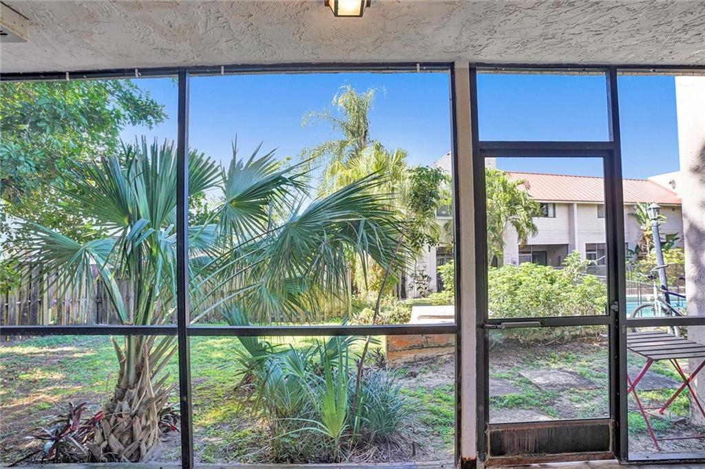 Hidden Oaks Townhouses - Residential