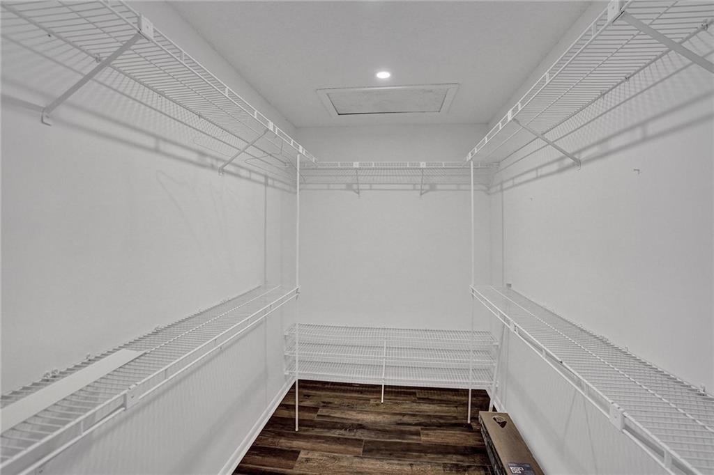 Hidden Oaks Townhouses - Residential