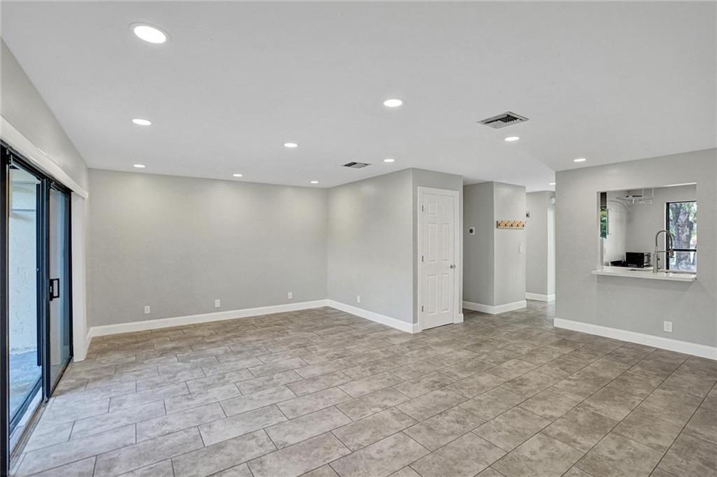 Hidden Oaks Townhouses - Residential