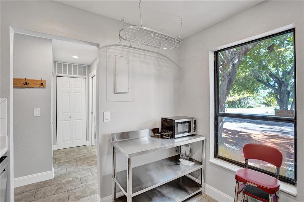 Hidden Oaks Townhouses - Residential