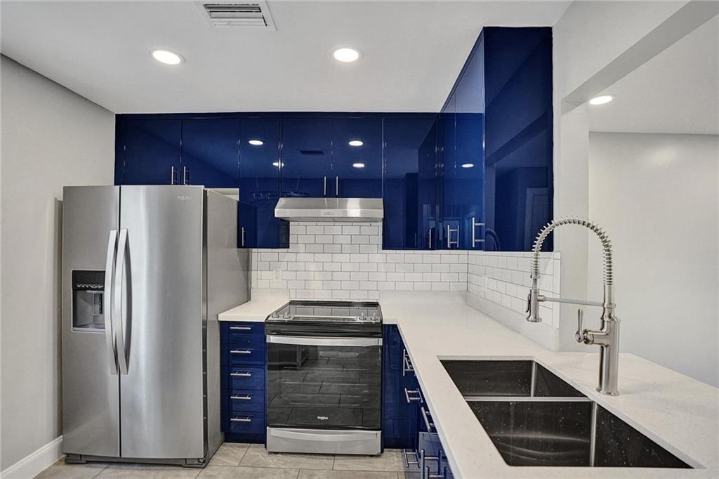 Hidden Oaks Townhouses - Residential