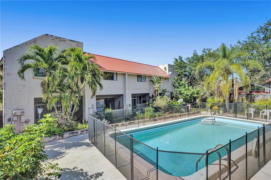 Hidden Oaks Townhouses - Residential