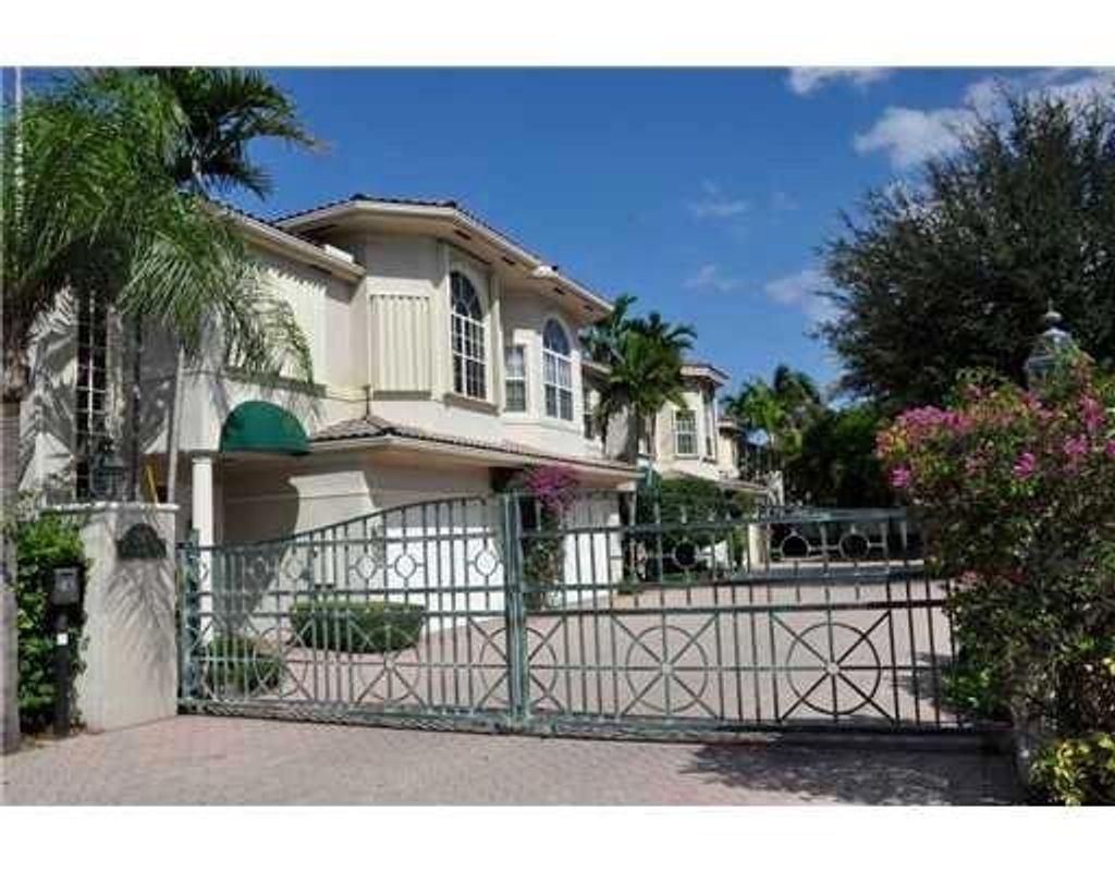 Photo of 200 NE 14th Ave #6, Fort Lauderdale, FL 33301 (MLS # F10297759)