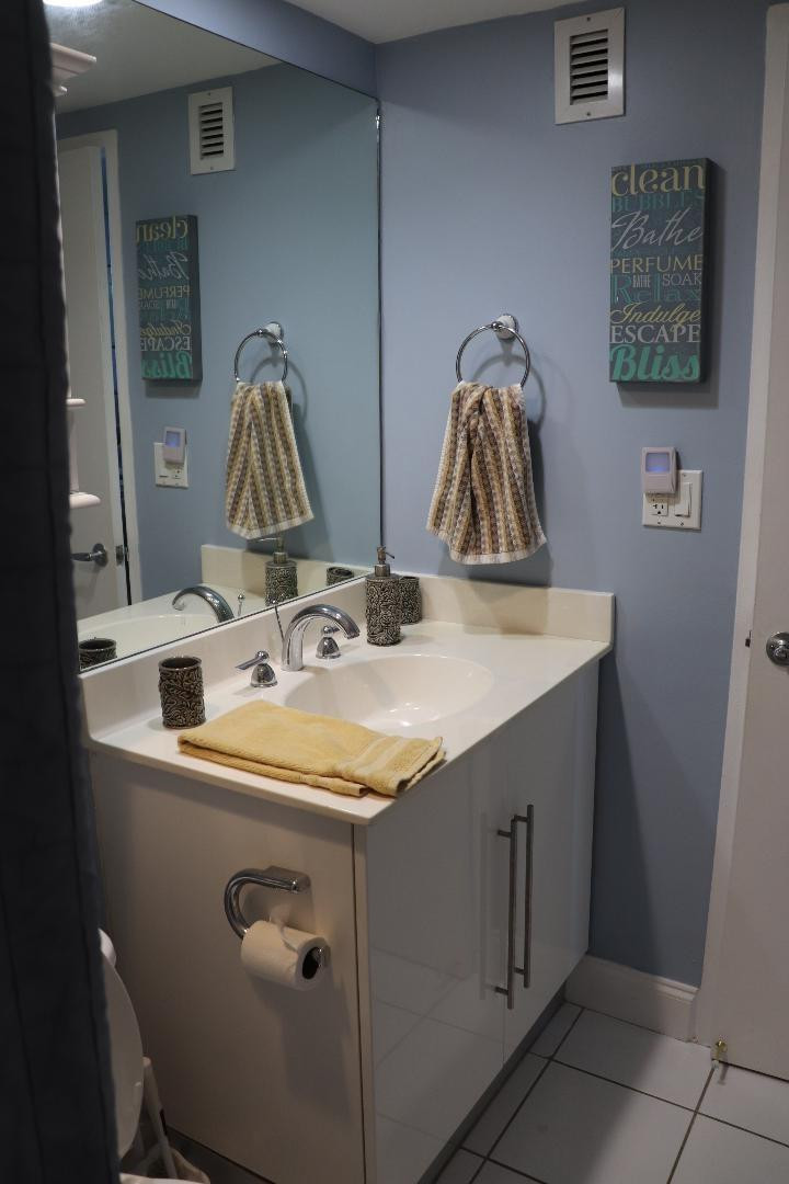 Residences on Hollywood - Residential