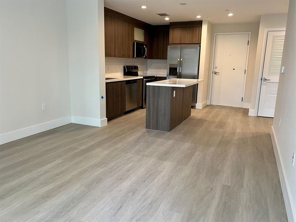 Aesthetic Apts Condo - Residential Lease