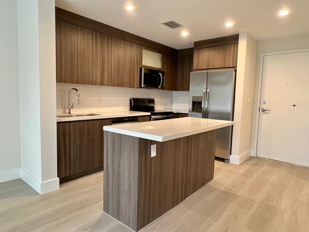 Aesthetic Apts Condo - Residential Lease