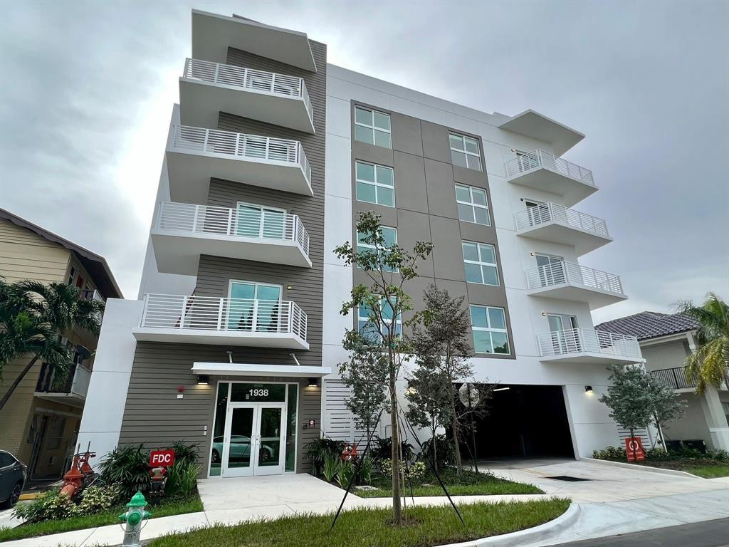 Aesthetic Apts Condo - Residential Lease