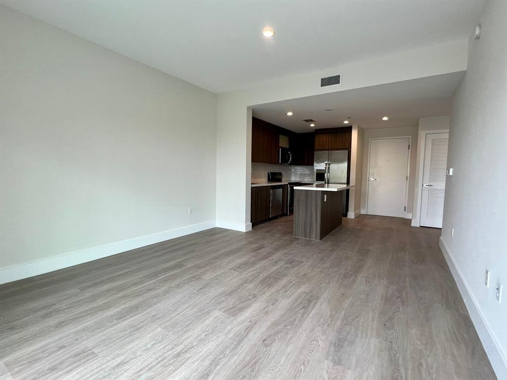 Aesthetic Apts Condo - Residential Lease