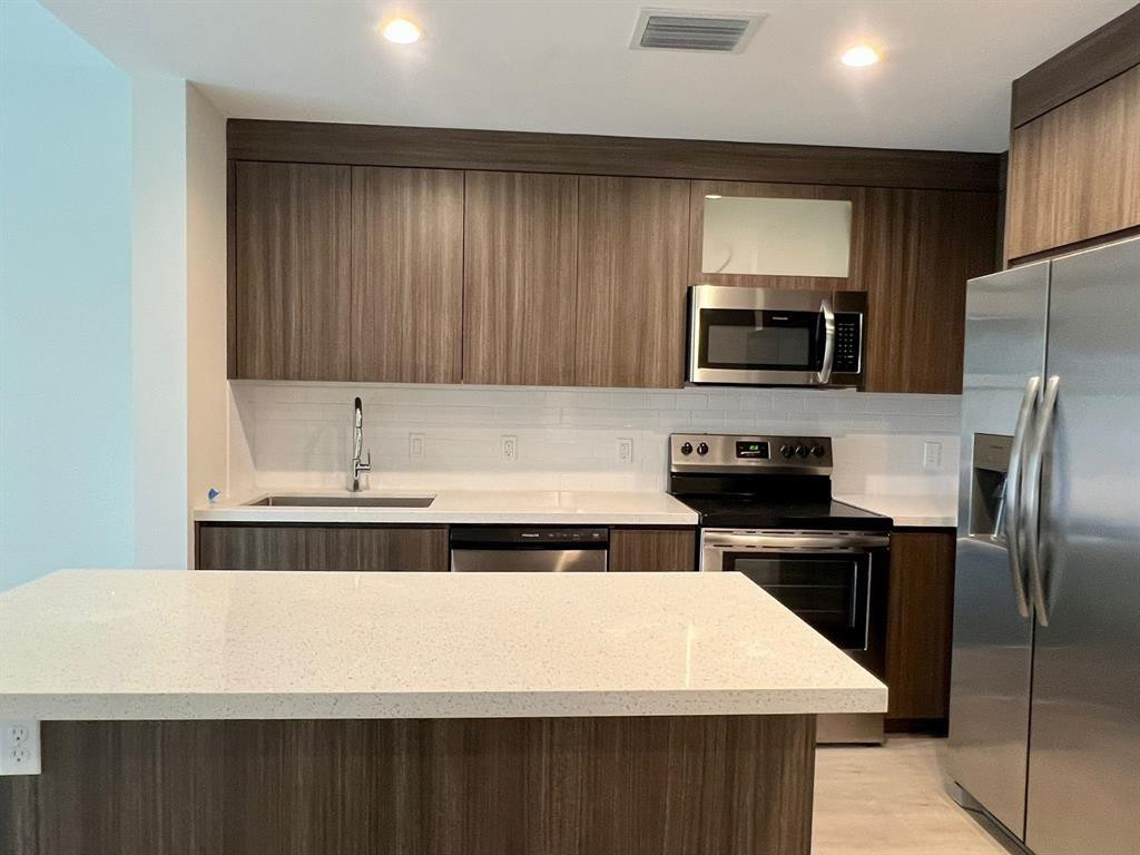 Aesthetic Apts Condo - Residential Lease