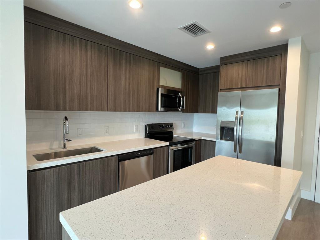 Aesthetic Apts Condo - Residential Lease