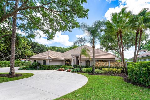 Photo of 6 Tarrington Circle, Palm Beach Gardens, FL 33418 (MLS # B26023211)