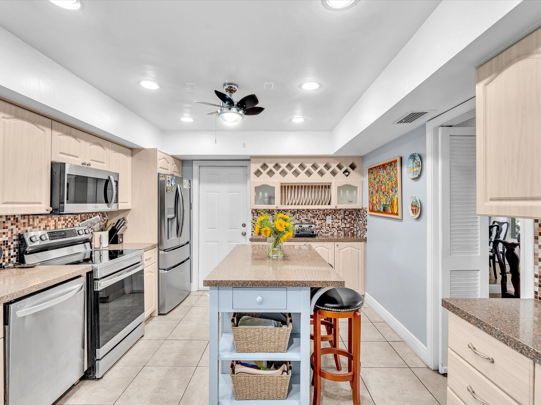 ROYAL PALM ESTATES SEC 4 - Residential