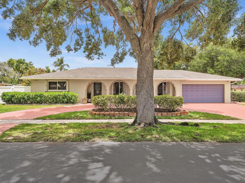 Photo of 7381 SW 9th Street, Plantation, FL 33317 (MLS # B26030716)