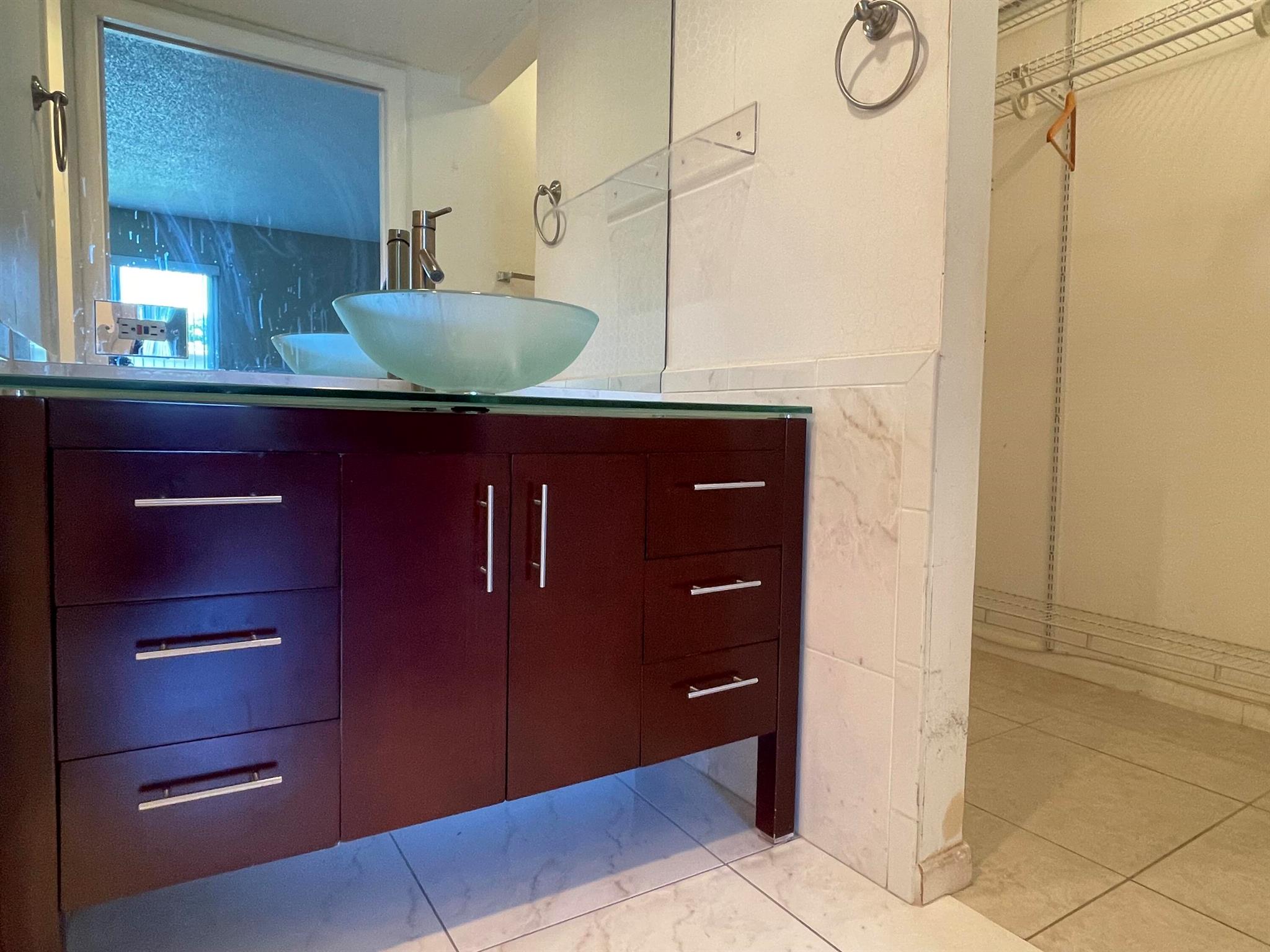 BOUNDBROOK CONDO S - Residential