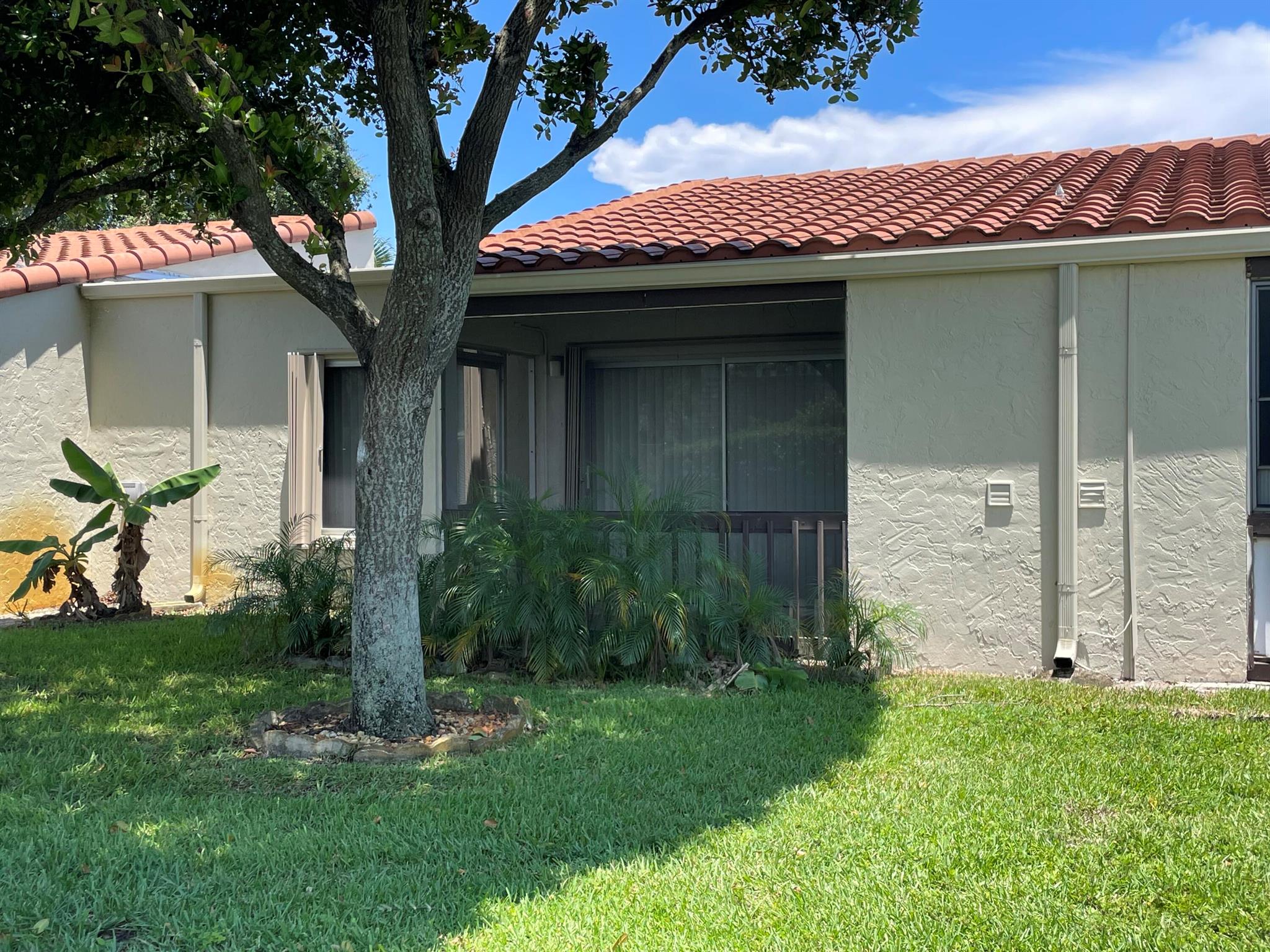 BOUNDBROOK CONDO S - Residential