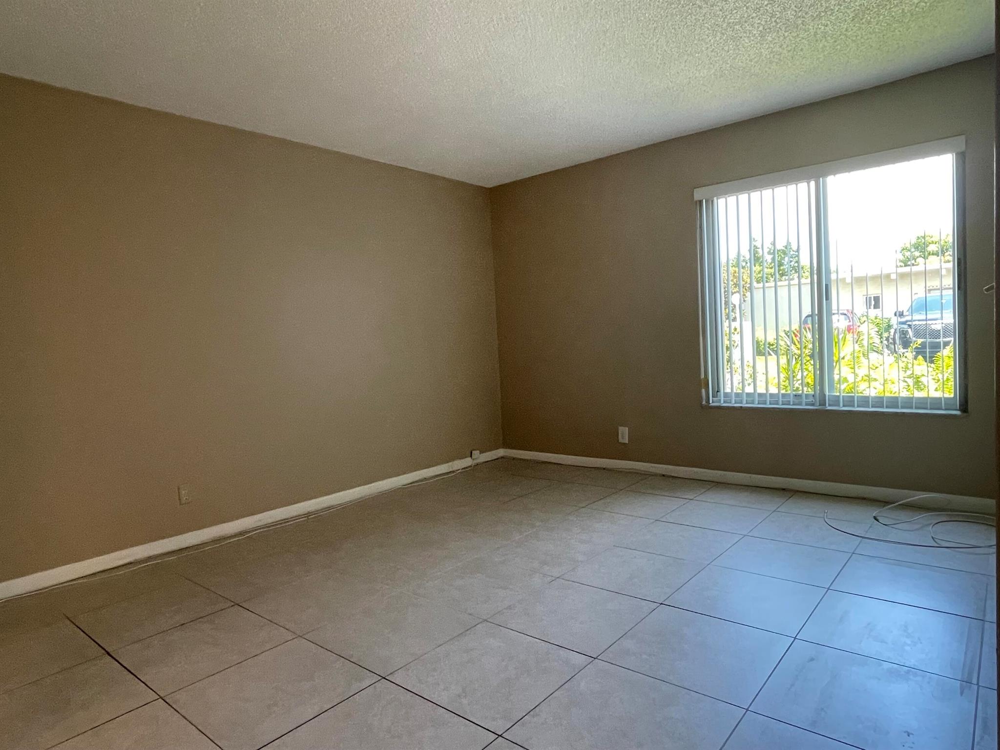 BOUNDBROOK CONDO S - Residential