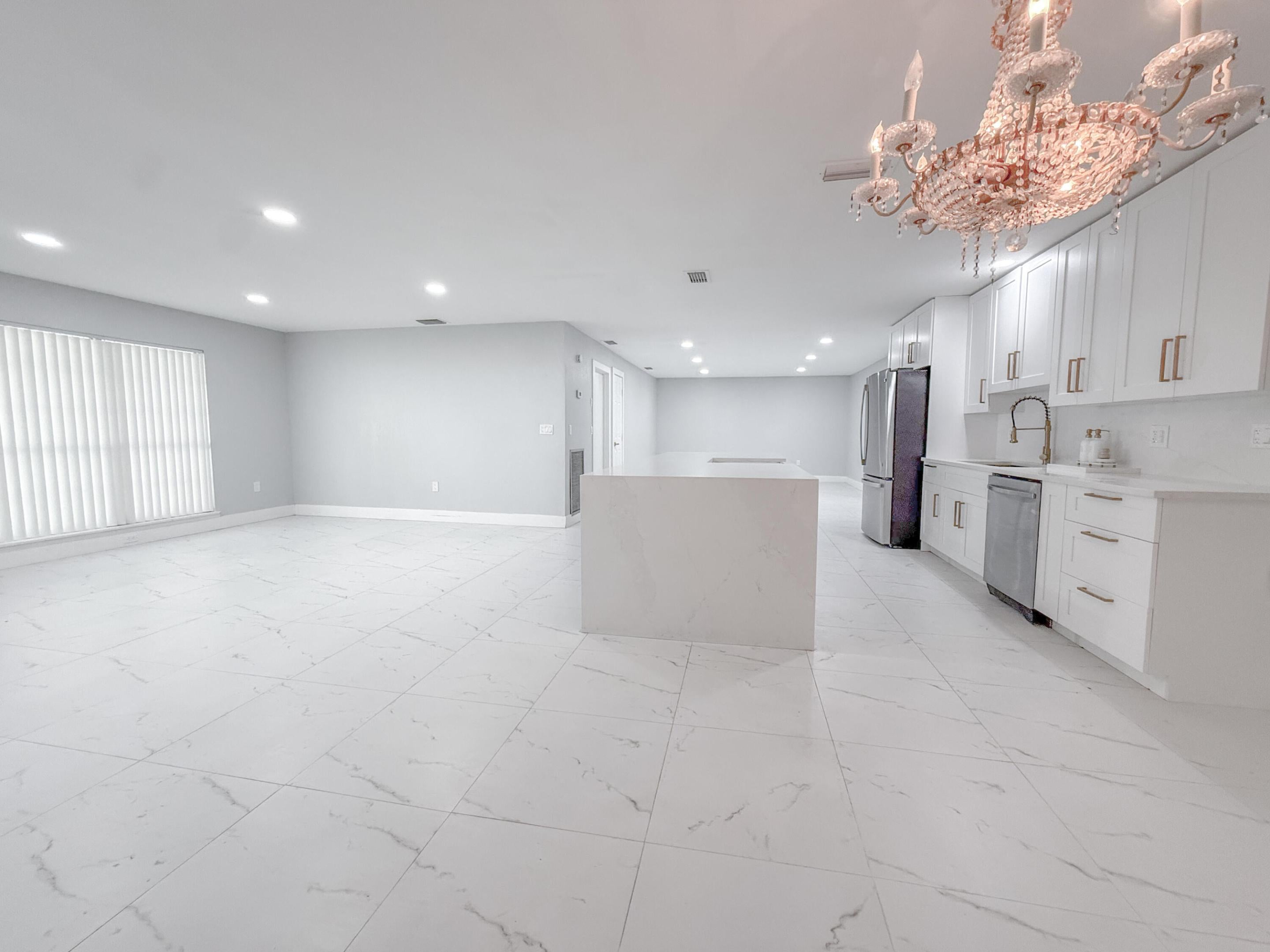 2428 SW 18TH Court