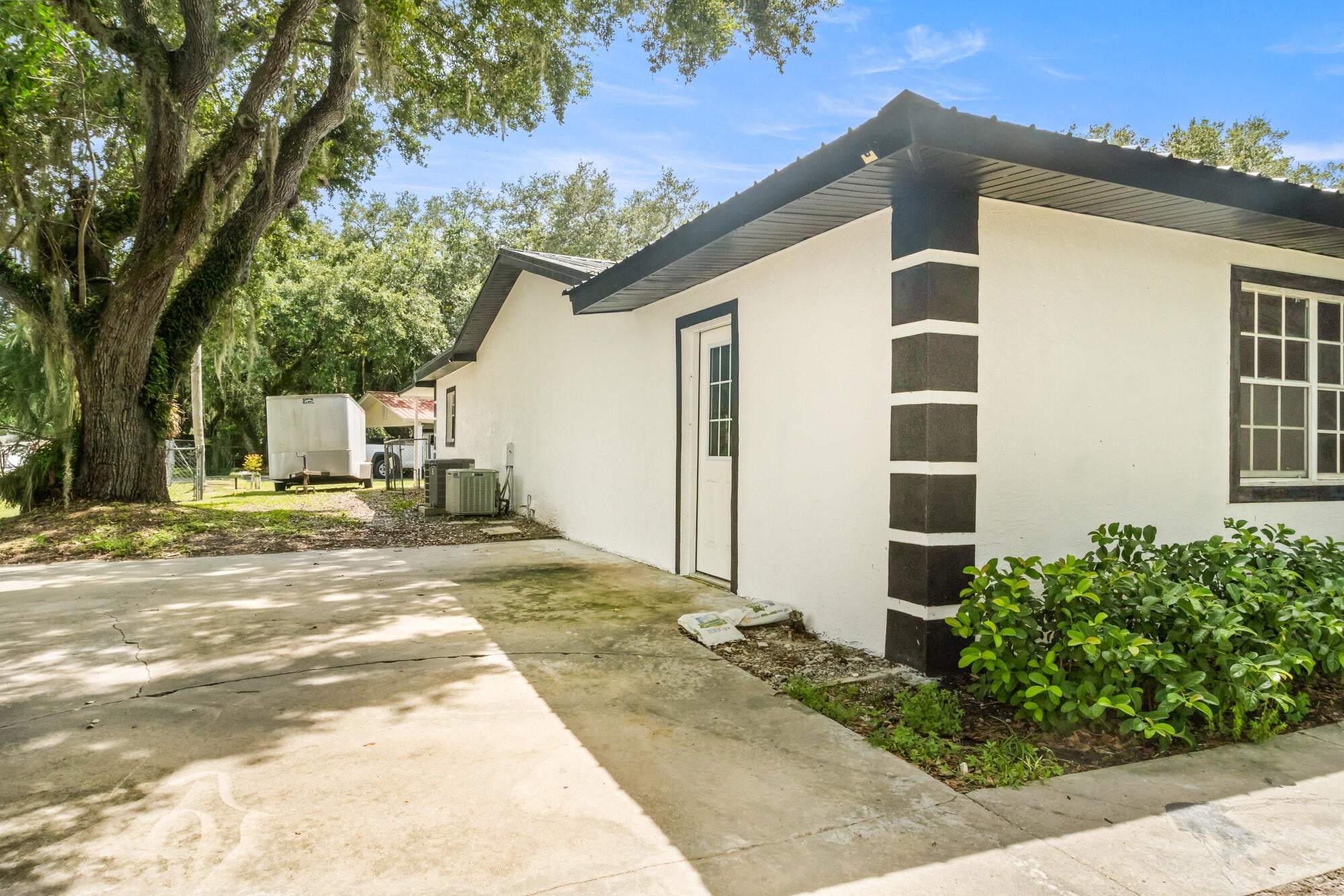 2428 SW 18TH Court
