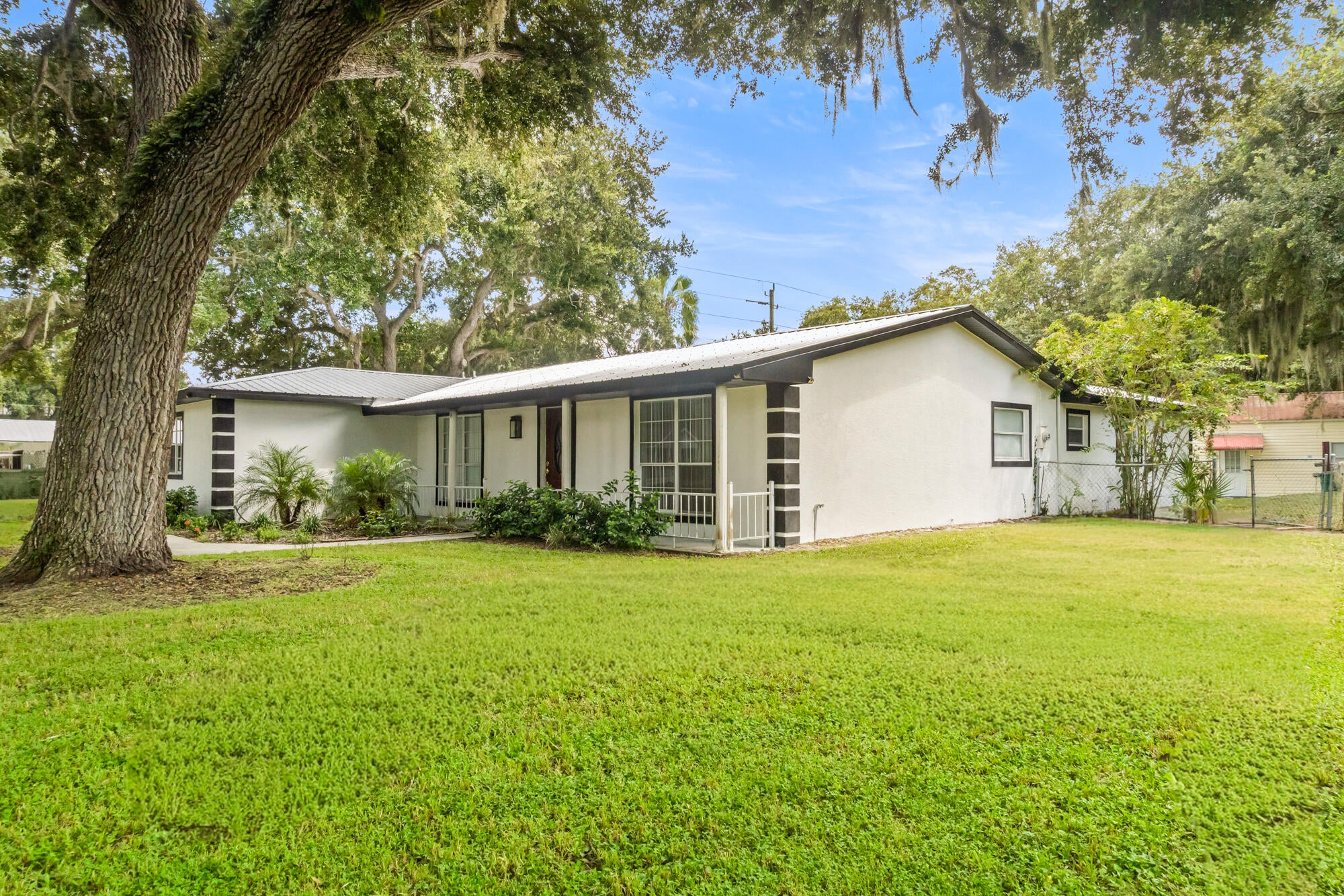 2428 SW 18TH Court