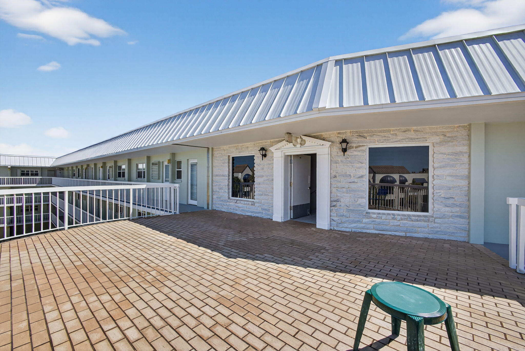 The Barclay Club - Residential