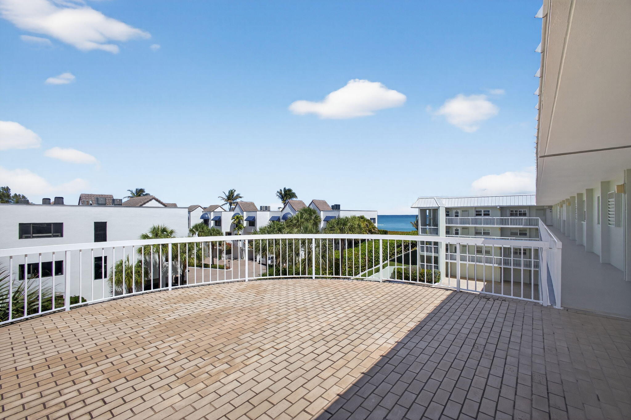 The Barclay Club - Residential