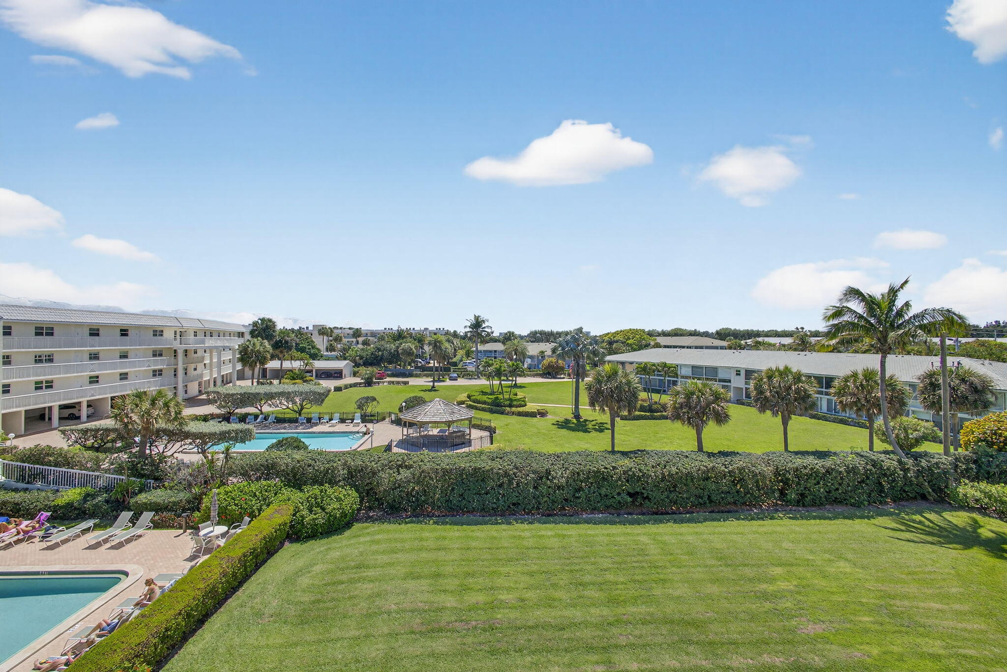 The Barclay Club - Residential