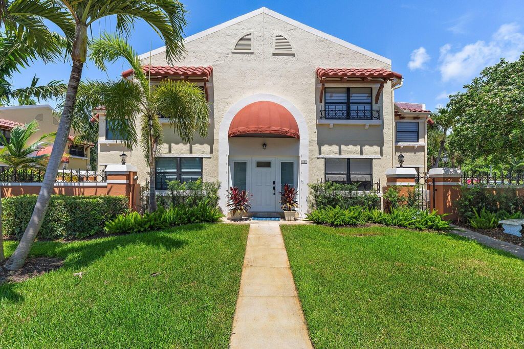Photo of 15 Uno Lago Drive #15, Juno Beach, FL 33408 (MLS # R11099000)