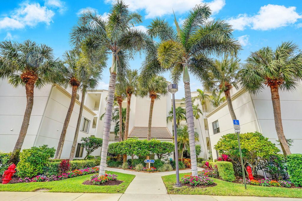 Photo of 947 Oak Harbour Drive, Juno Beach, FL 33408 (MLS # R10951579)