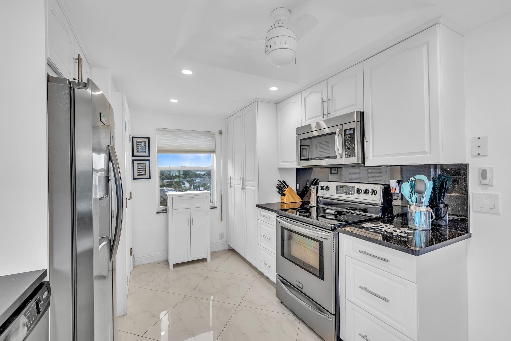 1 Harbourside Dr 1501