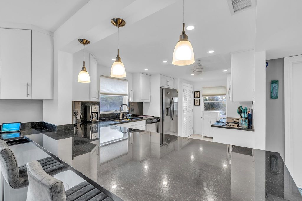 Photo of 1 Harbourside Drive #1501, Delray Beach, FL 33483 (MLS # F10528410)