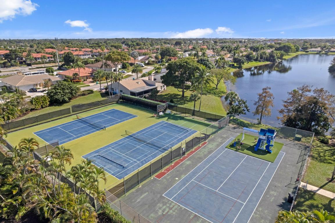 CRANBROOK LAKE ESTATES - Residential