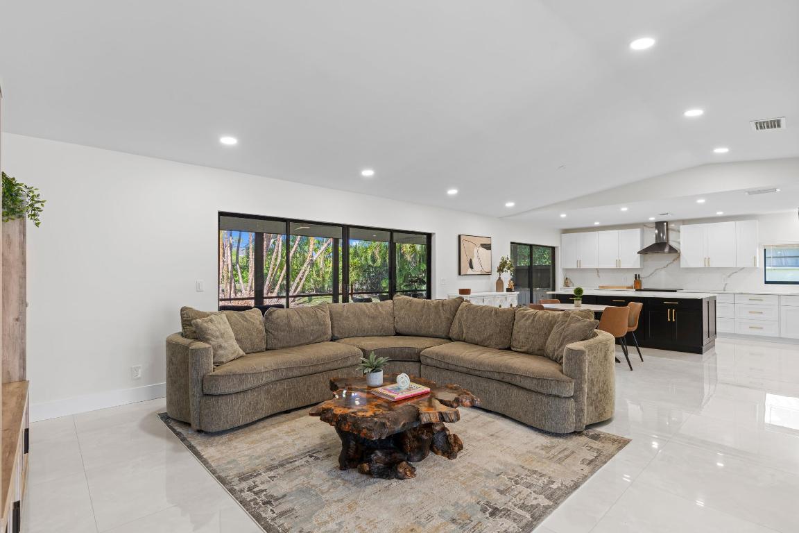 CRANBROOK LAKE ESTATES - Residential