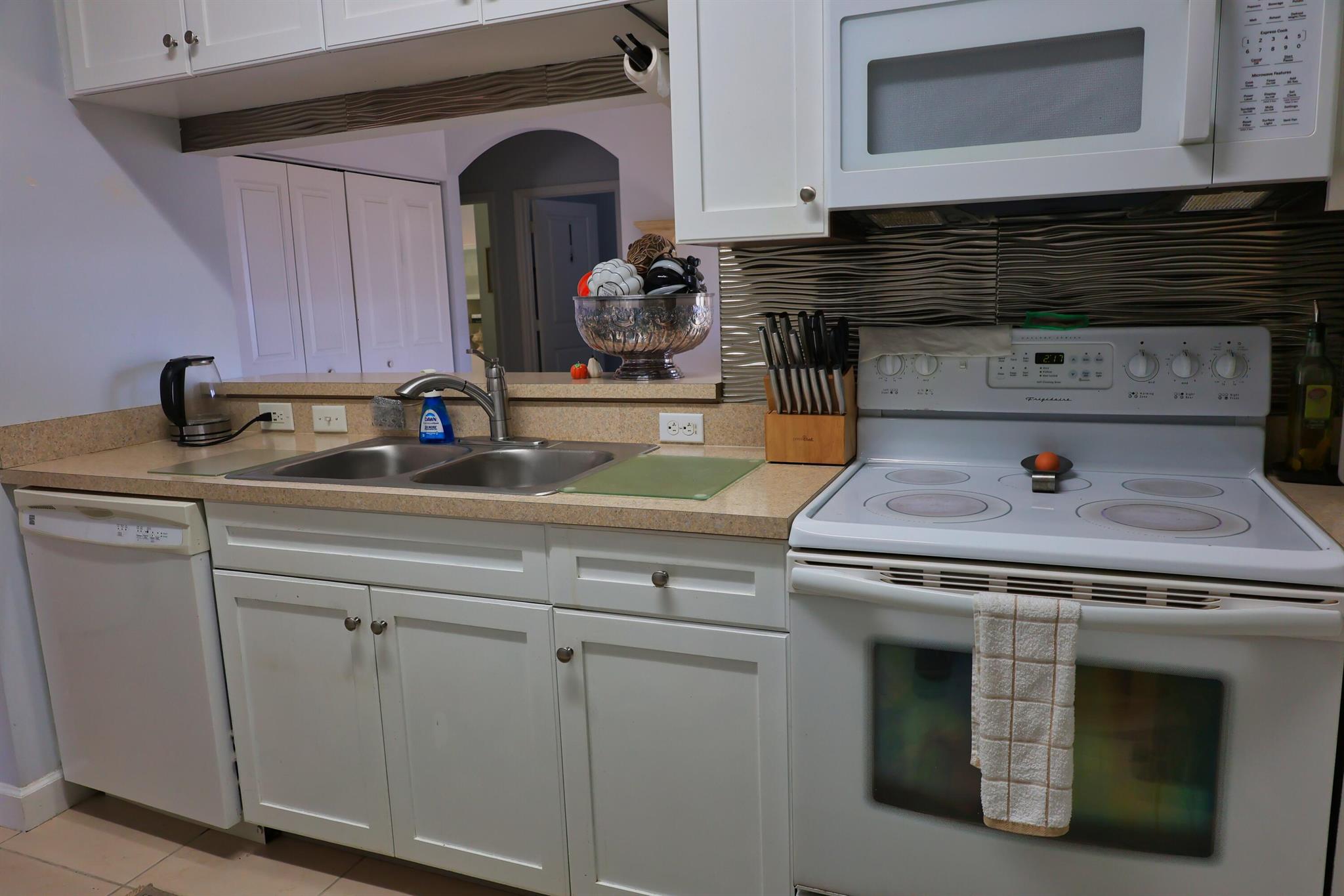 GOLFVIEW HEIGHTS 7 - Residential