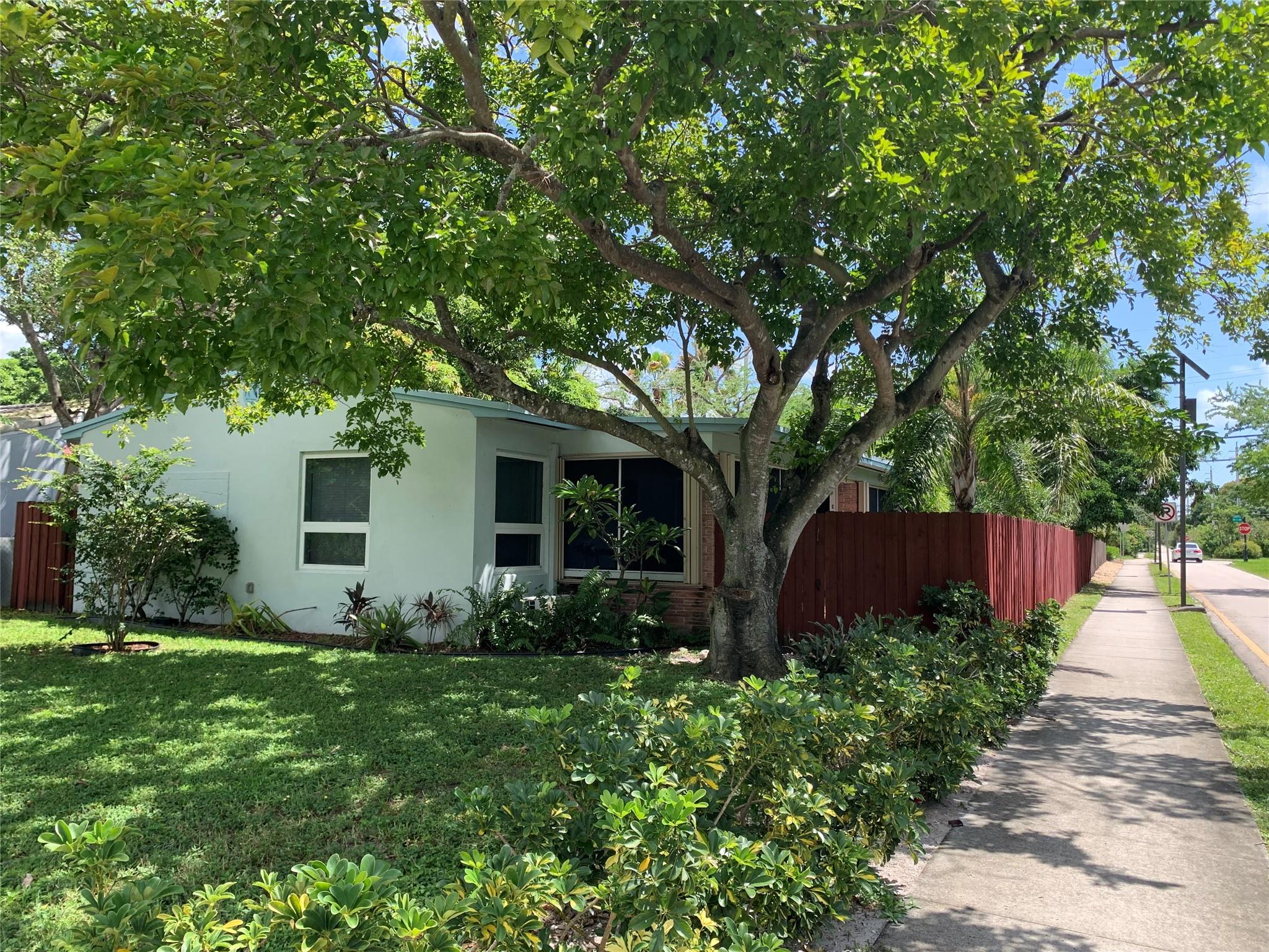 Charming one-bedroom, one-bathroom unit in a duplex located in South Middle River. The duplex has impact
windows and doors, screened porch space, and a shared laundry facility. Close proximity to Wilton Manors,
downtown Fort Lauderdale, Las Olas, Fort Lauderdale Beach, Fort Lauderdale International Airport, and I-95.
Tenants will be required to: complete a credit/eviction/background check application, have a minimum credit
score of 670, and provide past two years of tax returns. If approved, the tenant will be required to pay three
months of deposit (first, last, security). Pets will be considered on a case-by-case basis with a $300 nonrefundable deposit.