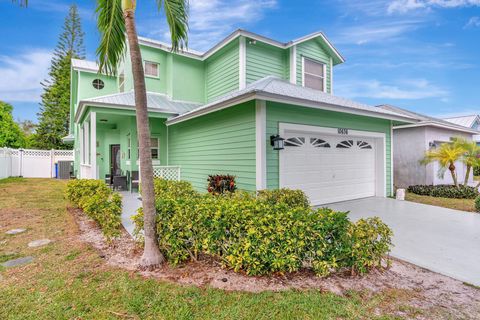 Photo of 10636 SE Rosemarie Court, Hobe Sound, FL 33455 (MLS # R11078458)