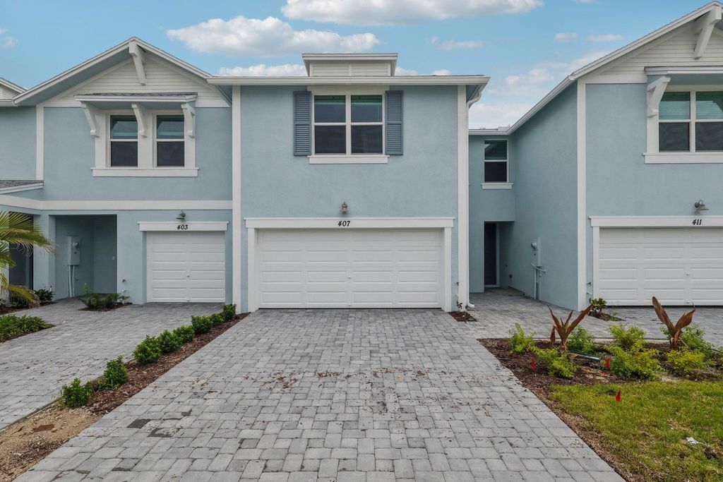 Photo of 407 Salisbury Circle, Fort Pierce, FL 34982 (MLS # R11023652)