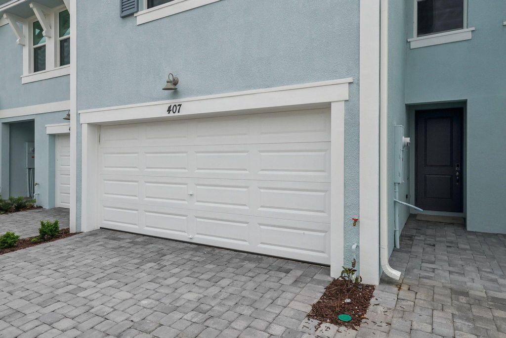 Photo of 407 Salisbury Circle, Fort Pierce, FL 34982 (MLS # R11023652)