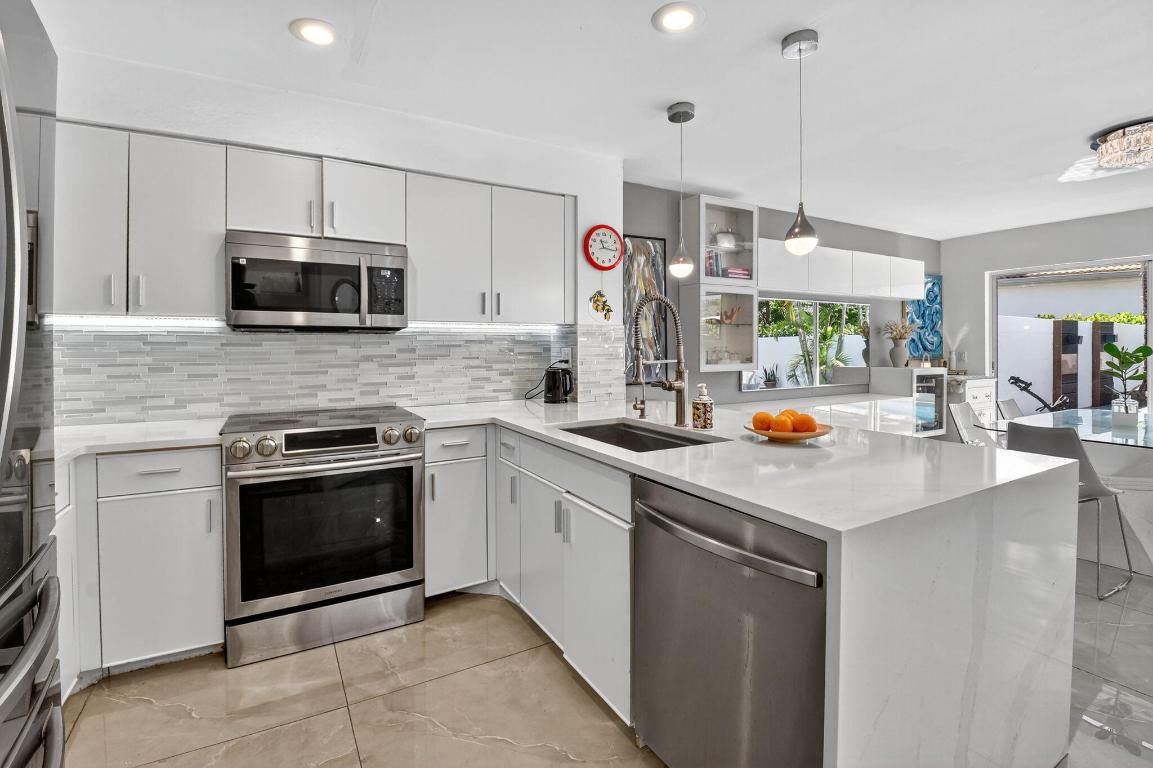 CEDAR CAY - Residential