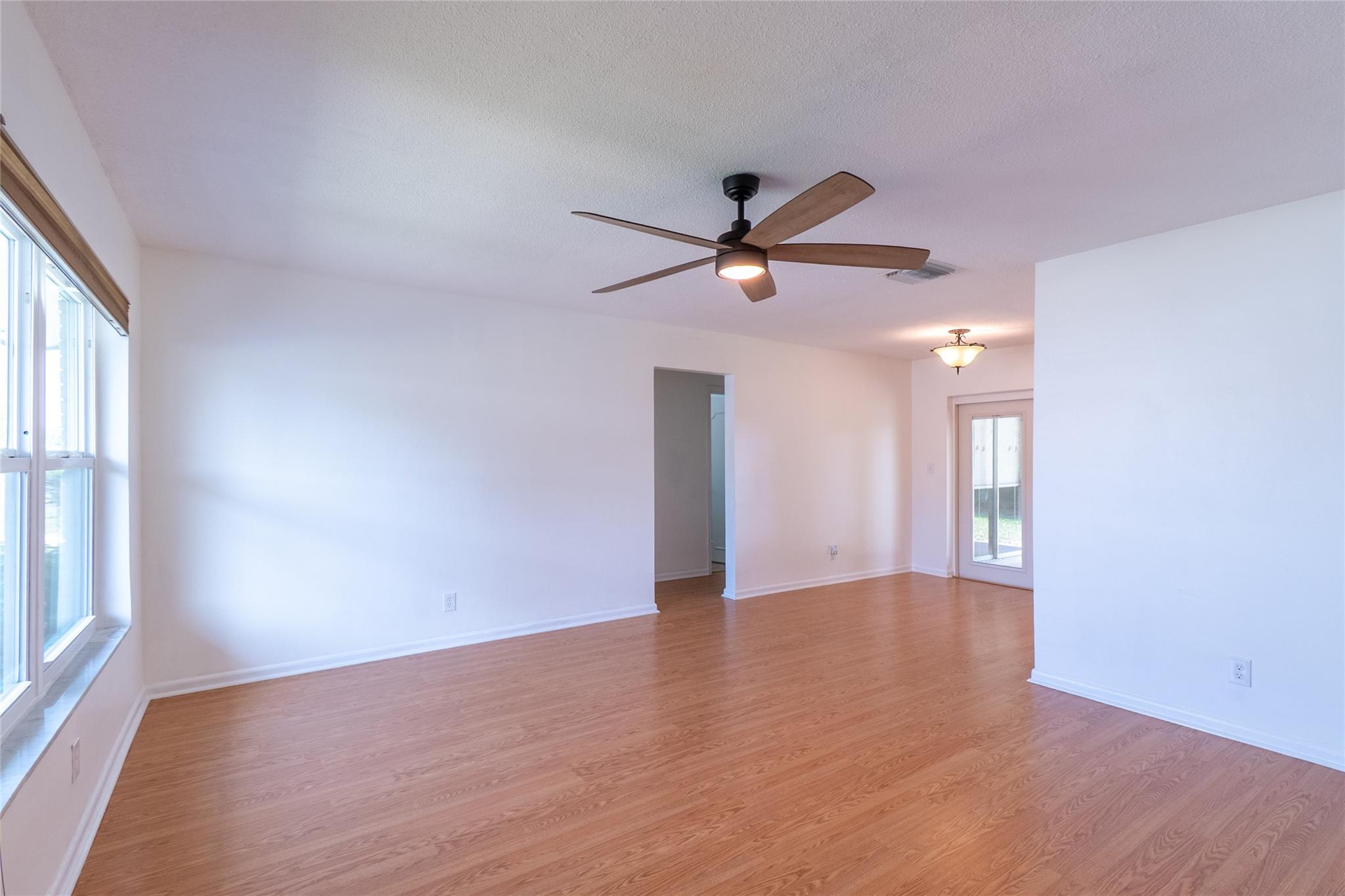 4714 NW 44th St