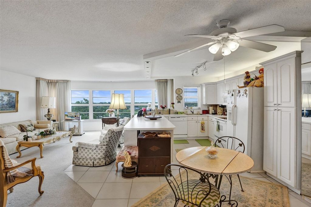 Photo of 2500 NE 48th Lane #603, Fort Lauderdale, FL 33308 (MLS # F10524312)