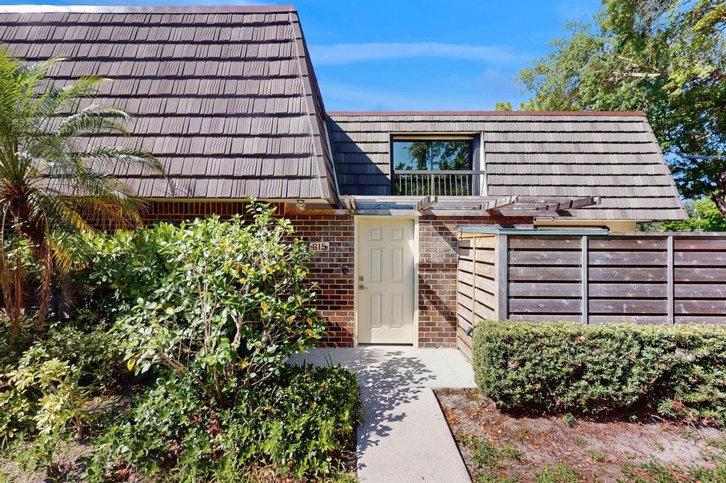 Photo of 615 6th Terrace, Palm Beach Gardens, FL 33418 (MLS # R11093086)