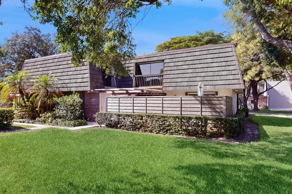 Photo of 615 6th Terrace, Palm Beach Gardens, FL 33418 (MLS # R11093086)