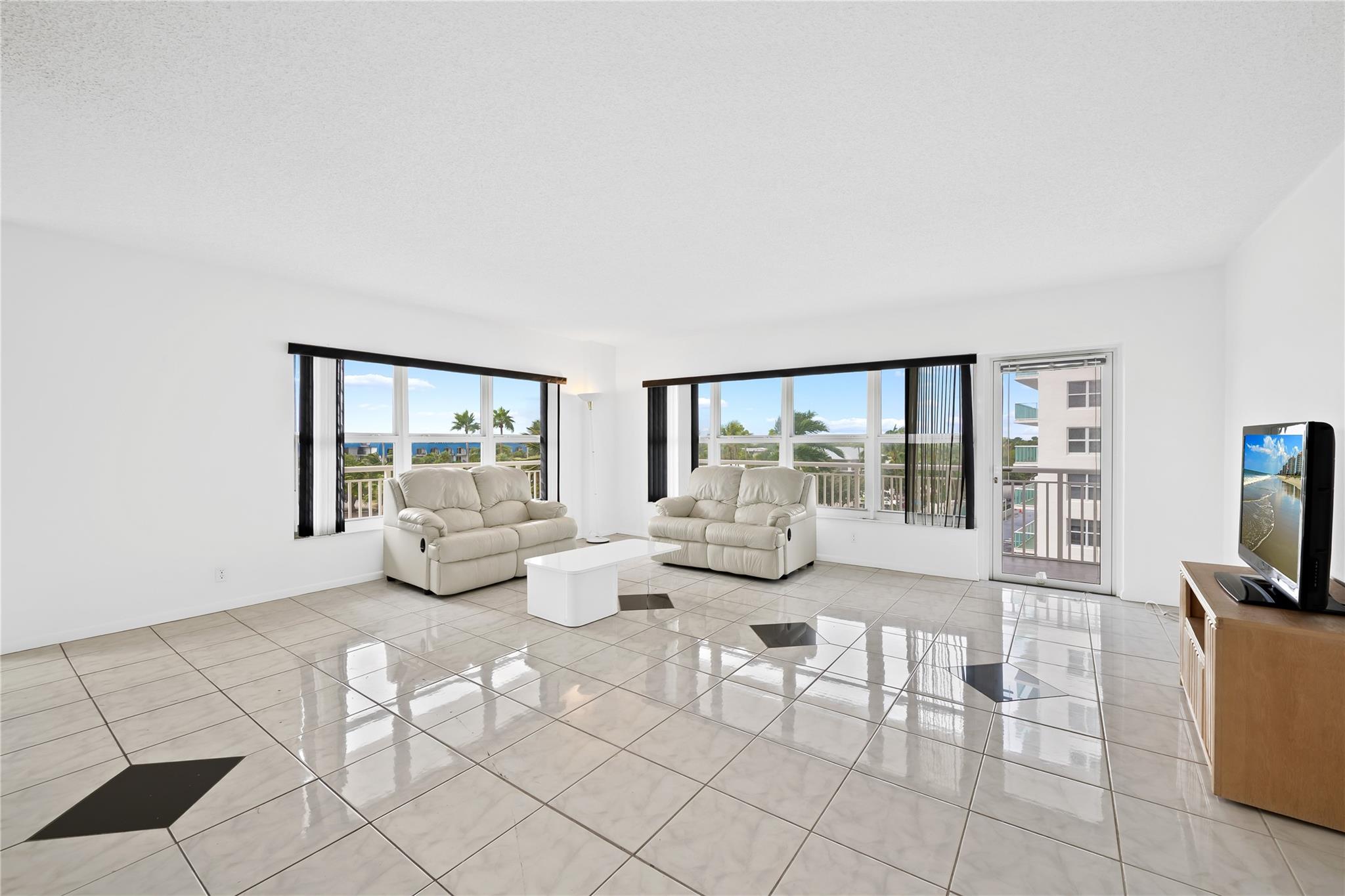 3850 Galt Ocean Dr 407